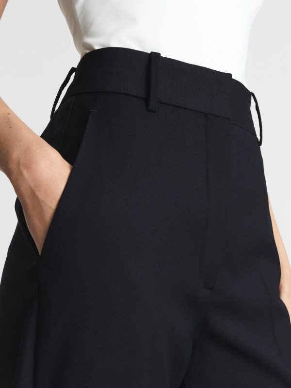 Attireforge.shop1536267726 4