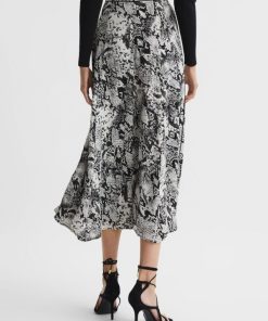 Attireforge.shop559a2a04f9 5