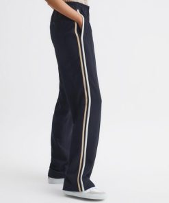 Attireforge.shop5c45fcff27 1