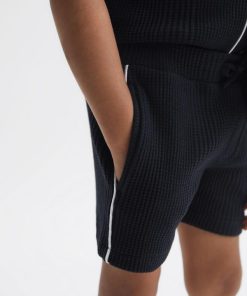 Attireforge.shop5de5f50bfc 4