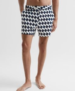 Attireforge.shop5e775c6733 1