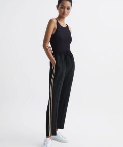 Attireforge.shop5f8d158467 1