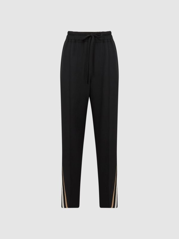 Attireforge.shop5f8d158467 2