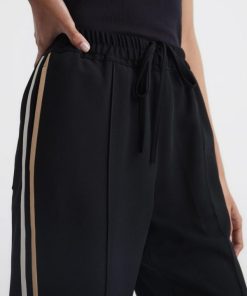 Attireforge.shop5f8d158467 4