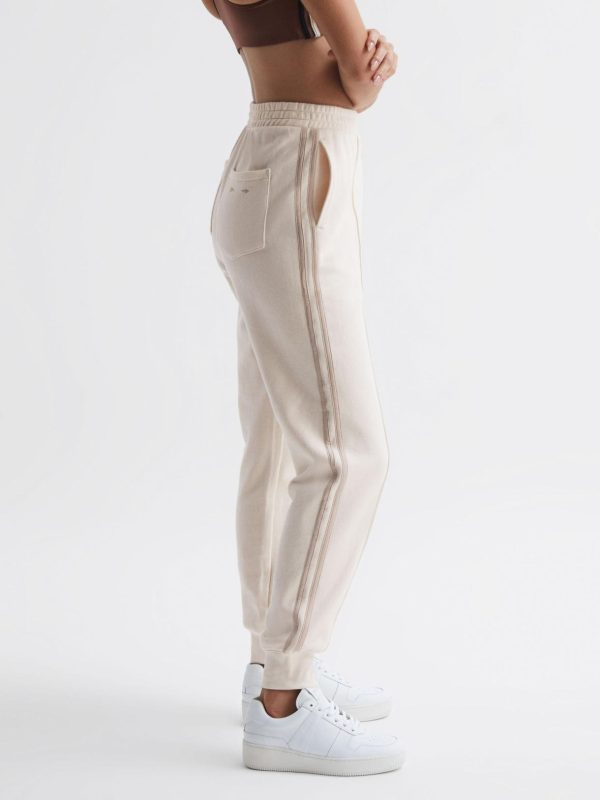 Attireforge.shop608663595d 3