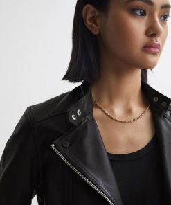 Attireforge.shop63fb8a7204 4