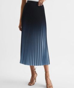 Attireforge.shop72c1924d82 1