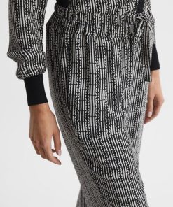 Attireforge.shop82e3c2a814 4