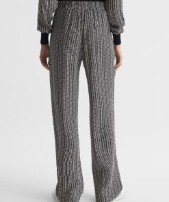 Attireforge.shop82e3c2a814 5