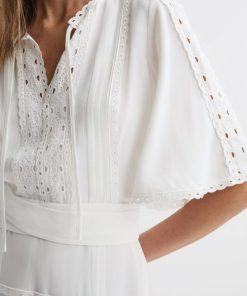 Attireforge.shop8fd5df6f66 4