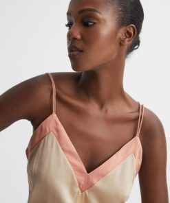 Attireforge.shopa569048019 4