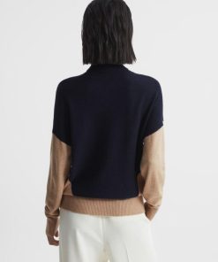 Attireforge.shopc62474cf91 5