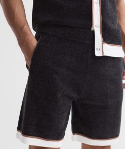 Attireforge.shopdd41cd0bca 4