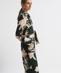 Attireforge.shope54fa852ff 4