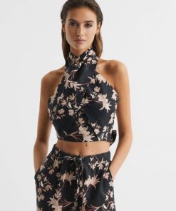 Attireforge.shope56e9b6b7a 1